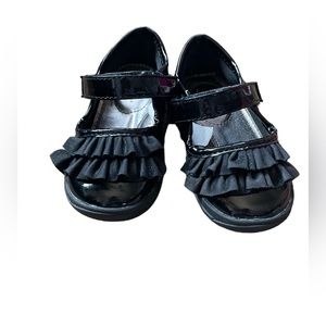 Baby girls size 6 Born black Velcro strap dress shoes with ruffles